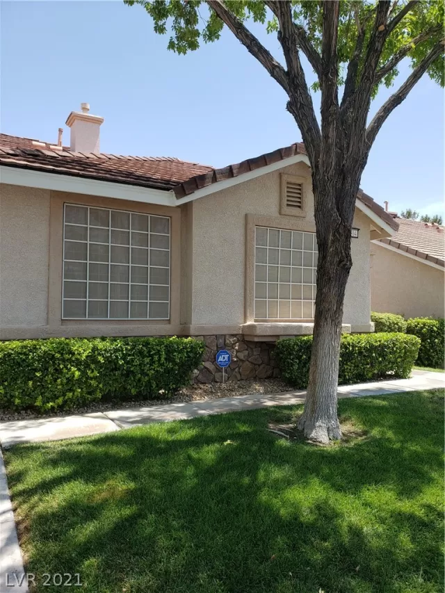 MLS: 2303937 Condo For Sale