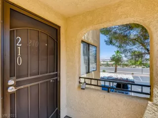 Photo #3: 2303956 Listing 