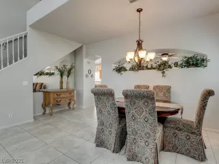 Photo #6: 2303983 Listing 