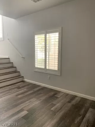 Photo #3: 2303984 Listing