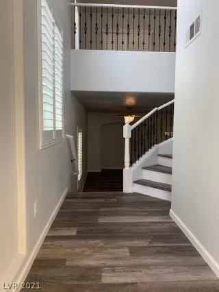 Photo #4: 2303984 Listing