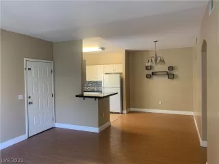 Photo #2: 2304019 Listing