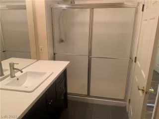 Photo #4: 2304019 Listing