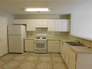 Photo #1: 2304021 Listing