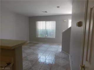 Photo #2: 2304021 Listing