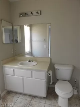 Photo #5: 2304021 Listing