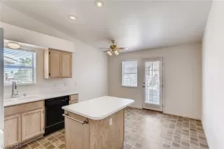 Photo #3: 2304034 Listing 