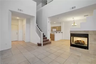 Photo #4: 2304037 Listing