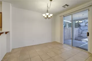 Photo #6: 2304037 Listing