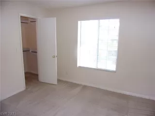 Photo #5: 2304096 Listing