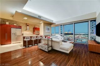 Photo #5: 2304097 Listing 