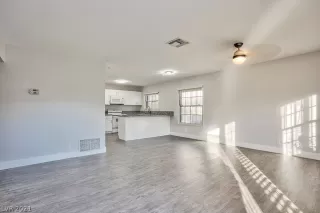 Photo #1: 2304145 Listing 