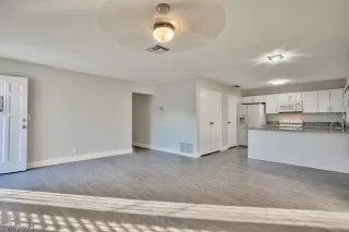 Photo #2: 2304145 Listing 