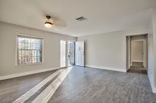 Photo #3: 2304145 Listing 