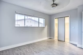 Photo #4: 2304156 Listing