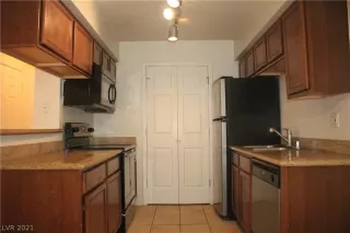 Photo #2: 2304175 Listing