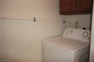 Photo #5: 2304175 Listing