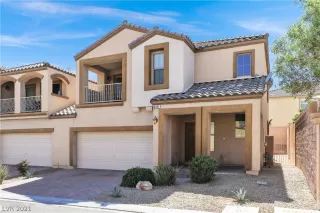 Photo #1: 2304176 Listing