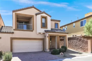 Photo #2: 2304176 Listing