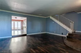 Photo #3: 2304182 Listing