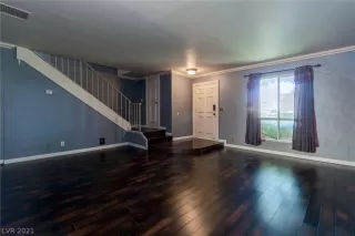 Photo #4: 2304182 Listing
