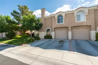 Photo #1: 2304195 Listing