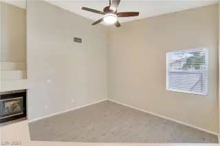 Photo #5: 2304223 Listing 