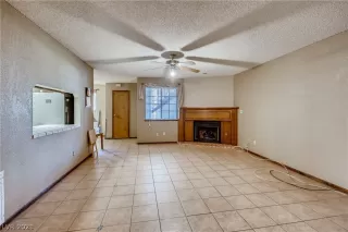 Photo #3: 2304232 Listing