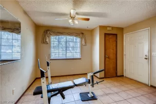 Photo #4: 2304232 Listing