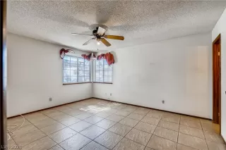 Photo #6: 2304232 Listing