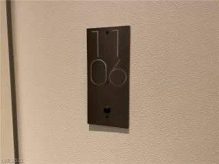 Photo #5: 2304243 Listing 