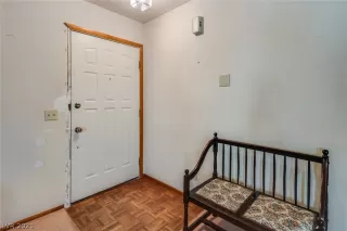 Photo #5: 2304247 Listing