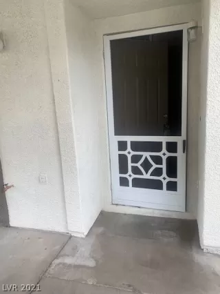 Photo #1: 2304262 Listing 