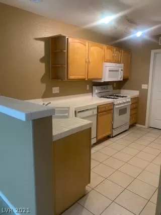 Photo #6: 2304262 Listing 