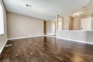 Photo #4: 2304289 Listing 