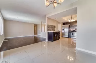 Photo #6: 2304289 Listing 