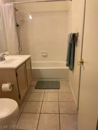 Photo #6: 2304301 Listing