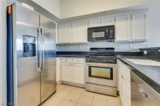 Photo #1: 2304324 Listing