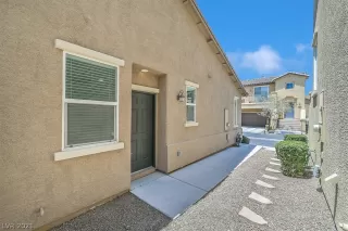 Photo #1: 2304341 Listing