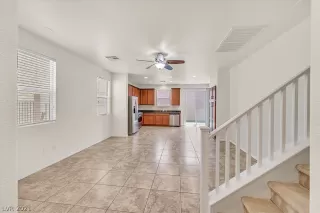 Photo #3: 2304341 Listing