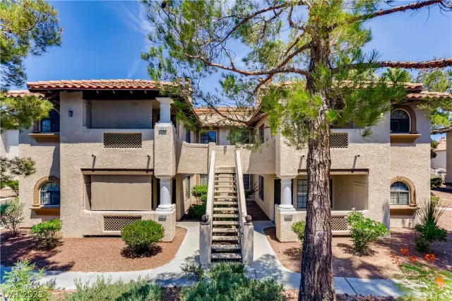 MLS: 2304359 Condo For Sale