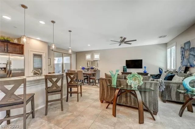 MLS: 2304364 Condo For Sale