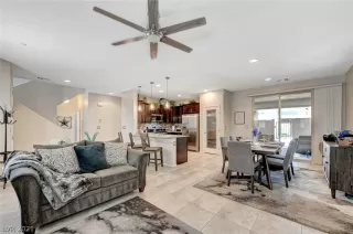 Photo #4: 2304364 Listing