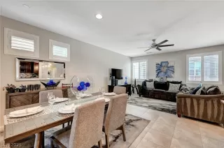 Photo #6: 2304364 Listing