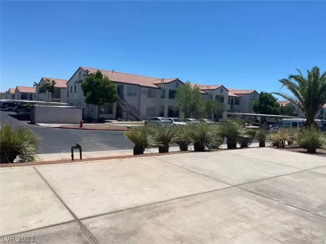 MLS: 2304383 Condo For Sale