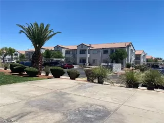 Photo #1: 2304383 Listing