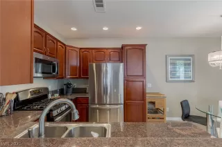 Photo #4: 2304420 Listing 