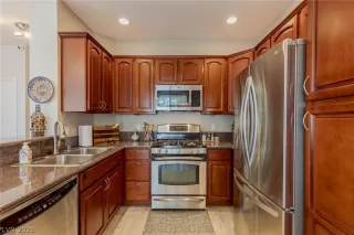 Photo #5: 2304420 Listing 