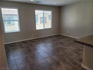 Photo #4: 2304439 Listing 