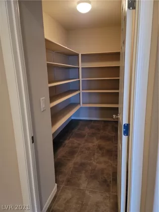 Photo #5: 2304439 Listing 
